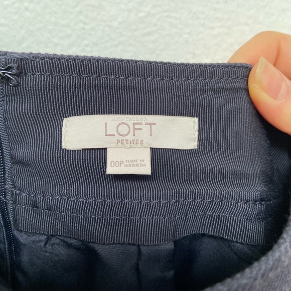 navy blue front slit LOFT pencil skirt, 00P - Picture 5 of 5